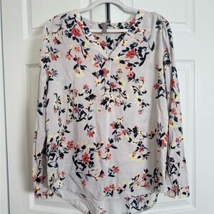 Chic Floral V-Neck Blouse